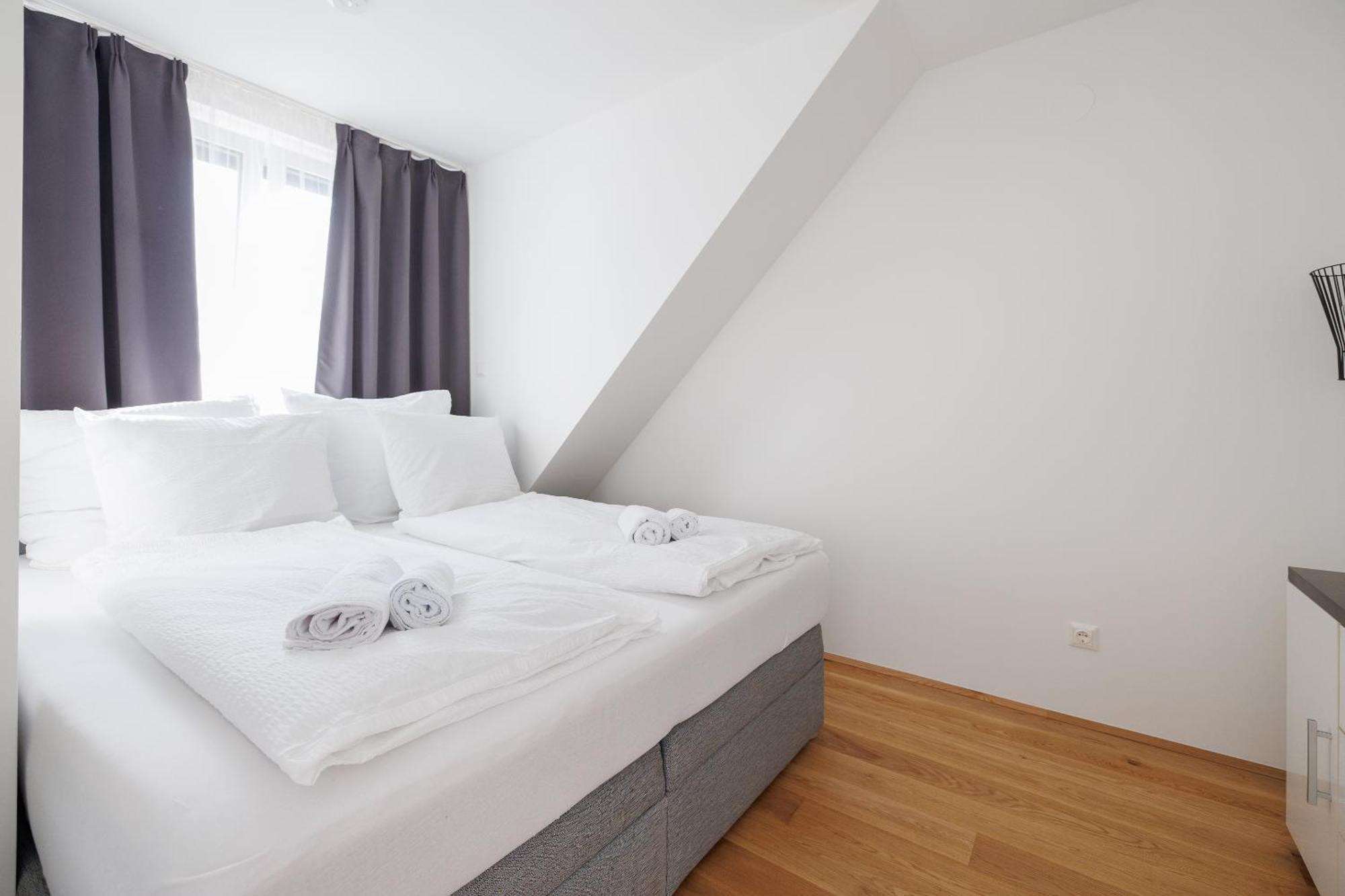 Symphony Apartments 38 - Modern Loft With Terrace And Grill In Central Location 비엔나 외부 사진