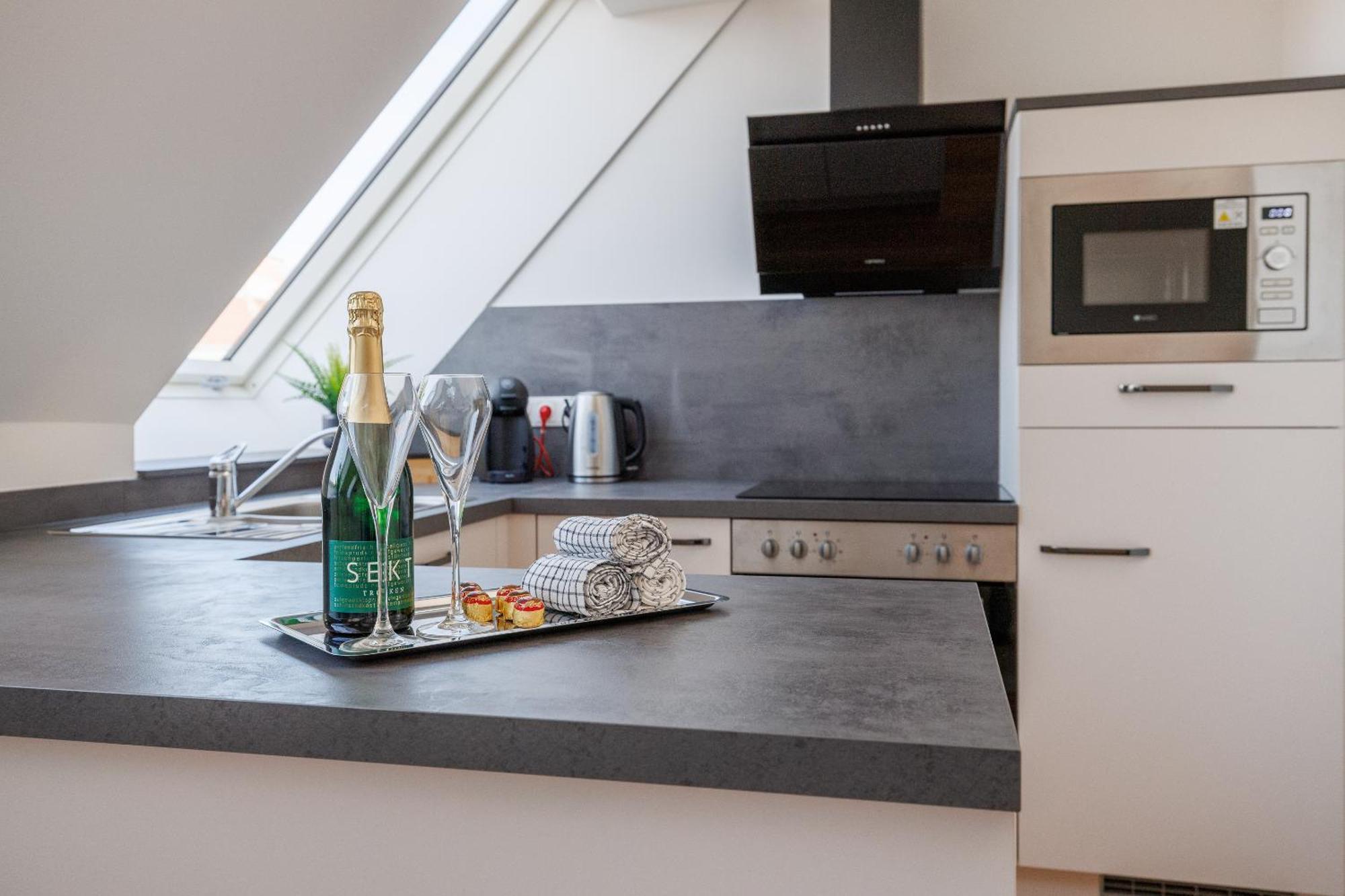 Symphony Apartments 38 - Modern Loft With Terrace And Grill In Central Location 비엔나 외부 사진