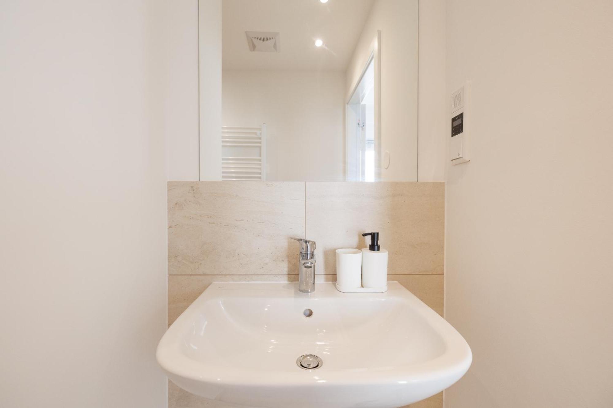 Symphony Apartments 38 - Modern Loft With Terrace And Grill In Central Location 비엔나 외부 사진