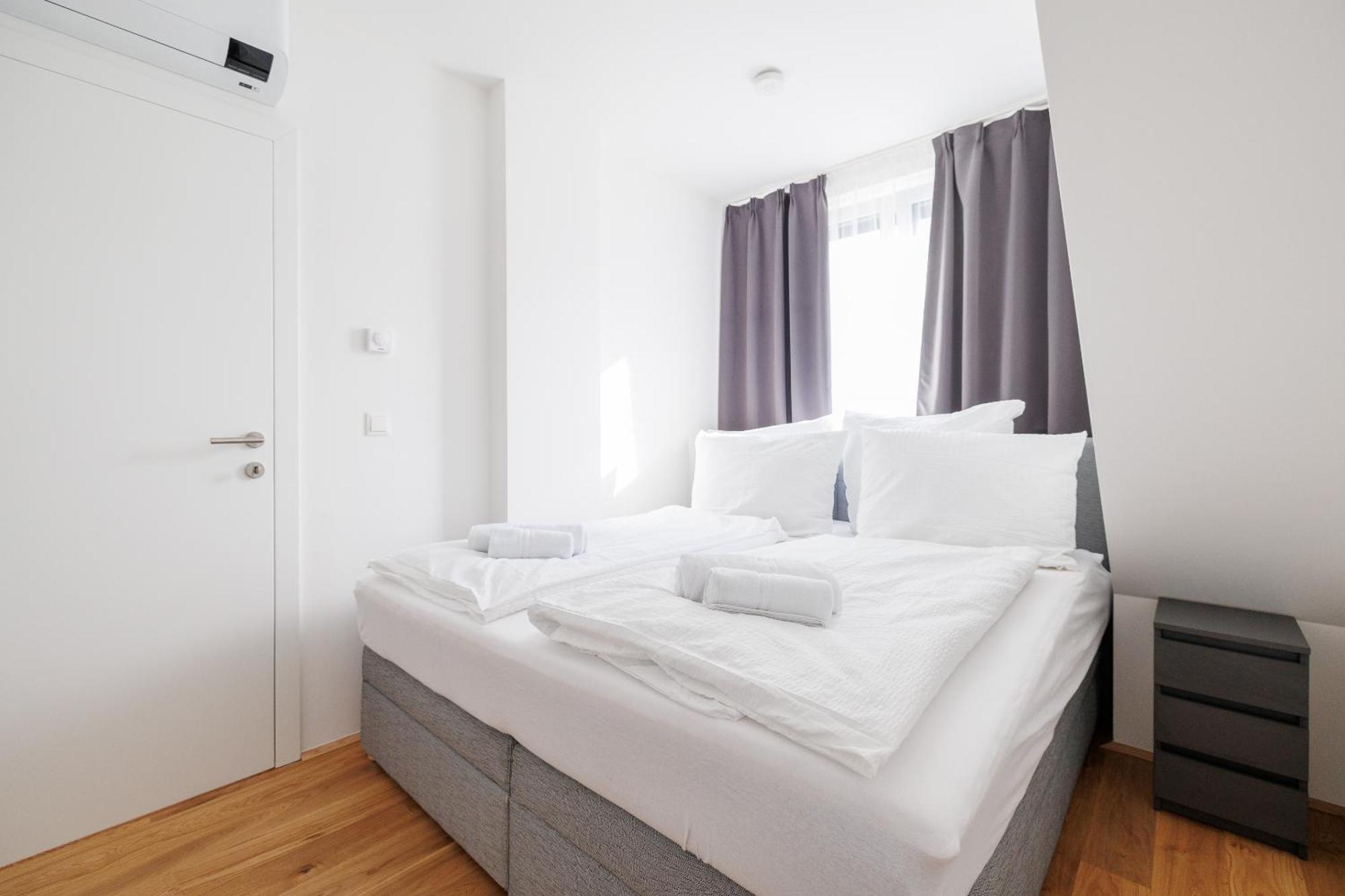 Symphony Apartments 38 - Modern Loft With Terrace And Grill In Central Location 비엔나 외부 사진