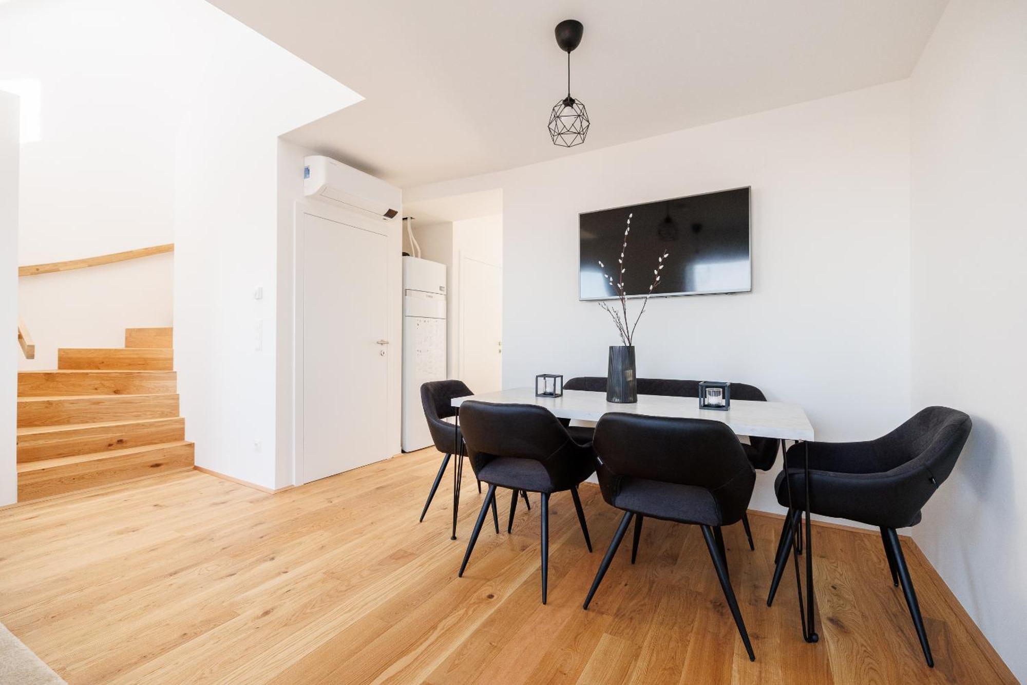 Symphony Apartments 38 - Modern Loft With Terrace And Grill In Central Location 비엔나 외부 사진