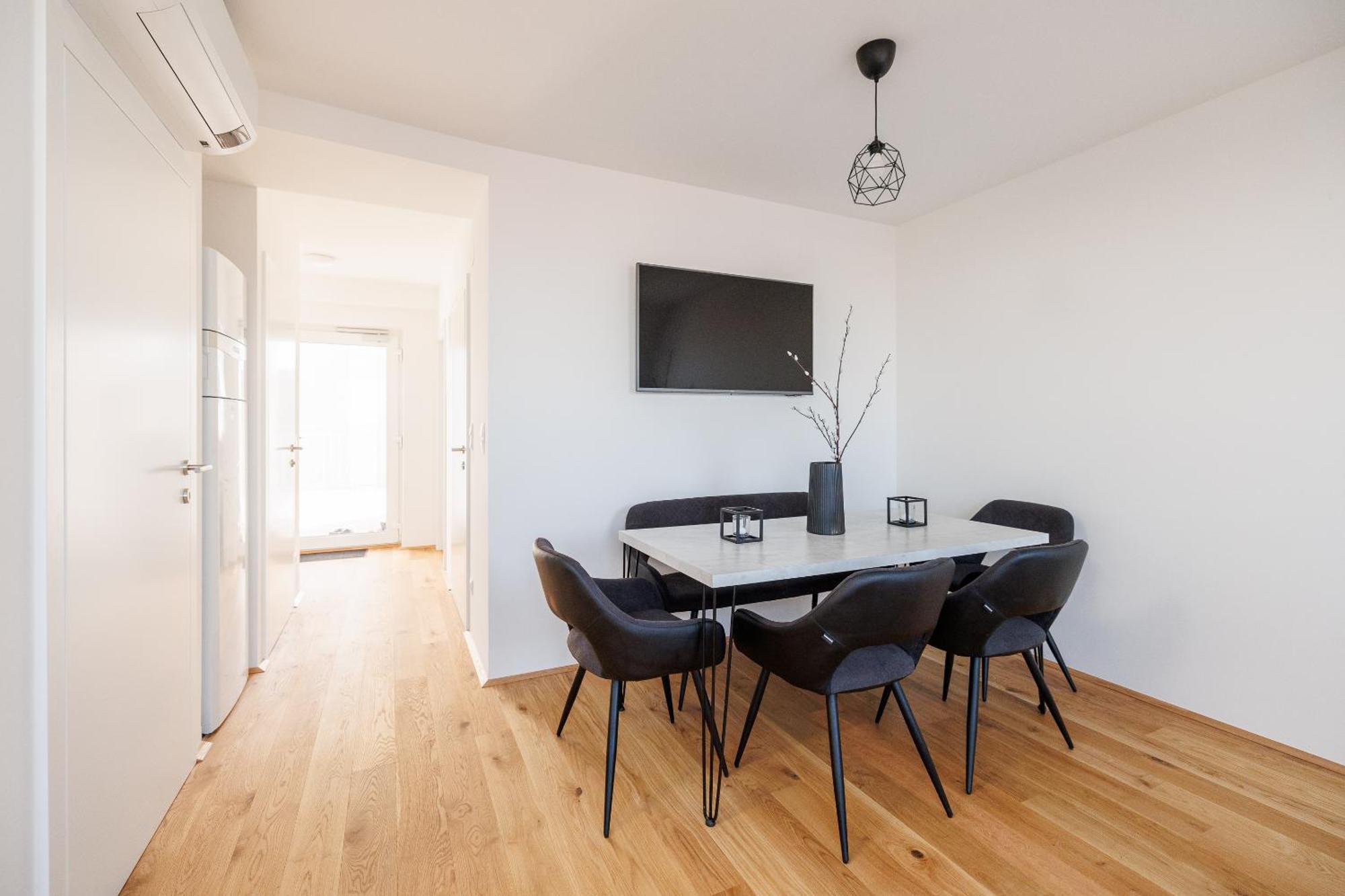 Symphony Apartments 38 - Modern Loft With Terrace And Grill In Central Location 비엔나 외부 사진