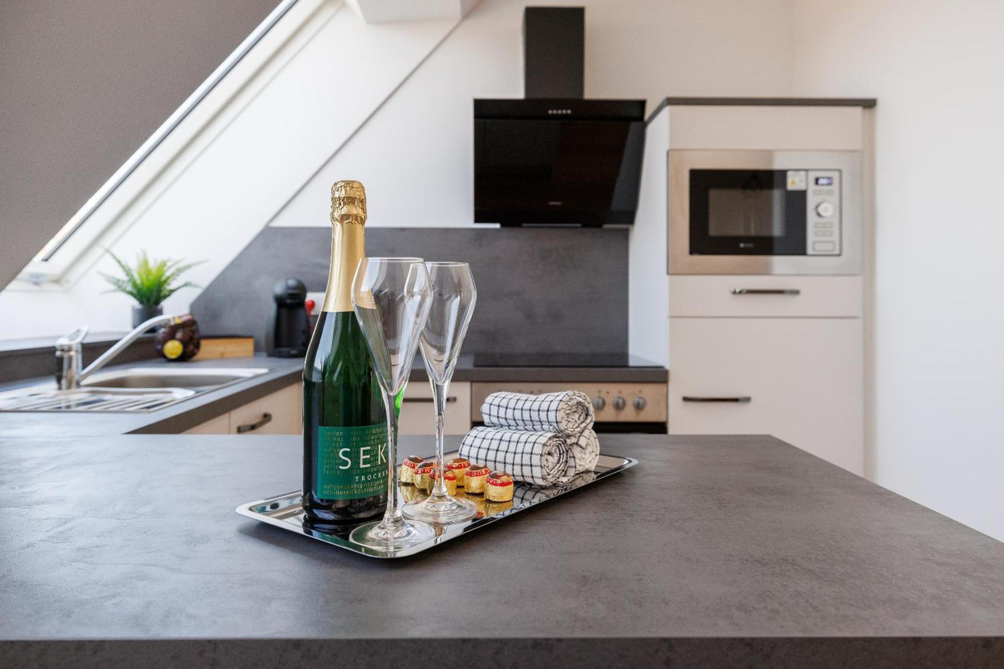 Symphony Apartments 38 - Modern Loft With Terrace And Grill In Central Location 비엔나 외부 사진