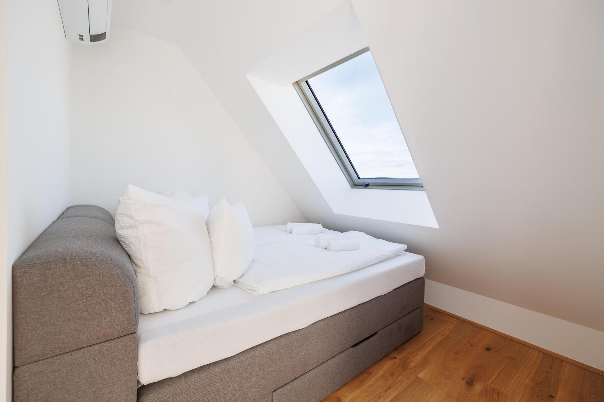 Symphony Apartments 38 - Modern Loft With Terrace And Grill In Central Location 비엔나 외부 사진